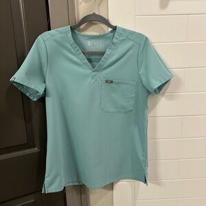 *FIGS SET* Rare Seaglass, Catarina Scrub Top S, Livingston bottom M